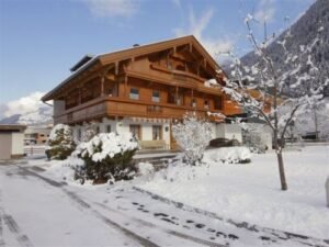 Chalet-appartement Hollenzen - 11 personen - lastminute wintersport aanbiedingen