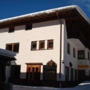 Chalet Arlberg inclusief catering - 12-14 personen - lastminute wintersport aanbiedingen