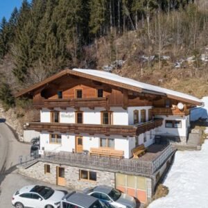 Chalet Almhof - 26 personen - lastminute wintersport aanbiedingen