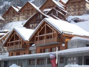 Chalet-appartement Les Chalets D'Adrien appartement 9 - 4-6 personen - lastminute wintersport aanbiedingen