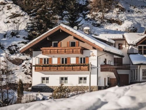 Chalet Zirm inclusief catering - 10-13 personen - lastminute wintersport aanbiedingen
