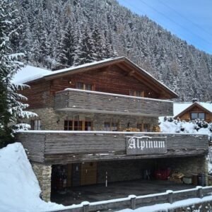 Chalet Alpinum inclusief catering - 10-15 personen - lastminute wintersport aanbiedingen