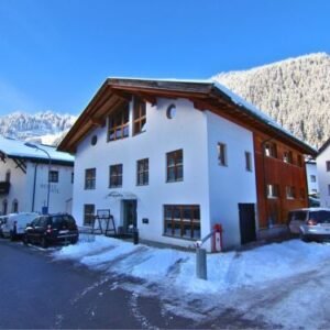Chalet Regina inclusief catering - 28-33 personen - lastminute wintersport aanbiedingen