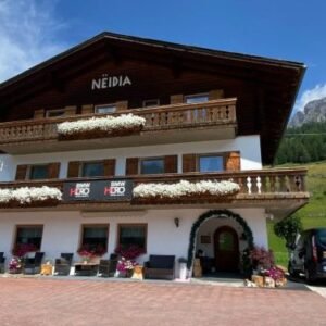 Chalet Nƫidia inclusief catering - 22-24 personen - lastminute wintersport aanbiedingen