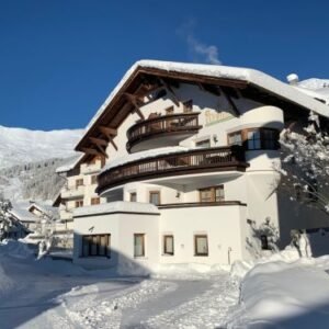 Chalet Elfriede inclusief catering - 50-56 personen - lastminute wintersport aanbiedingen